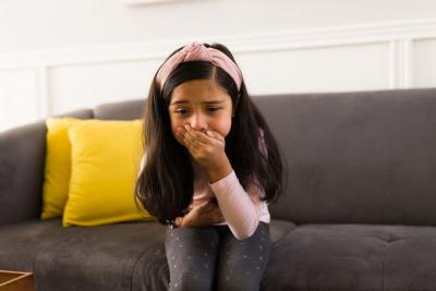 Anak Tiba Tiba Muntah? Ini Penyebab dan 9 Cara Mengatasinya