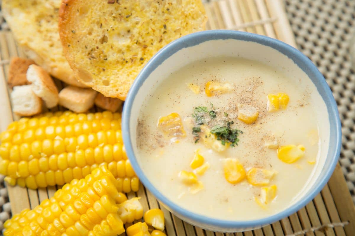 Semangkuk sup jagung