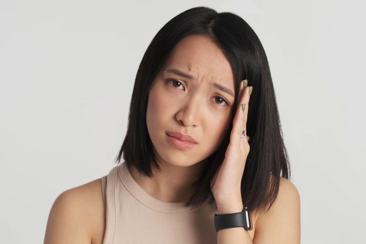 Perempuan yang tampak sedih