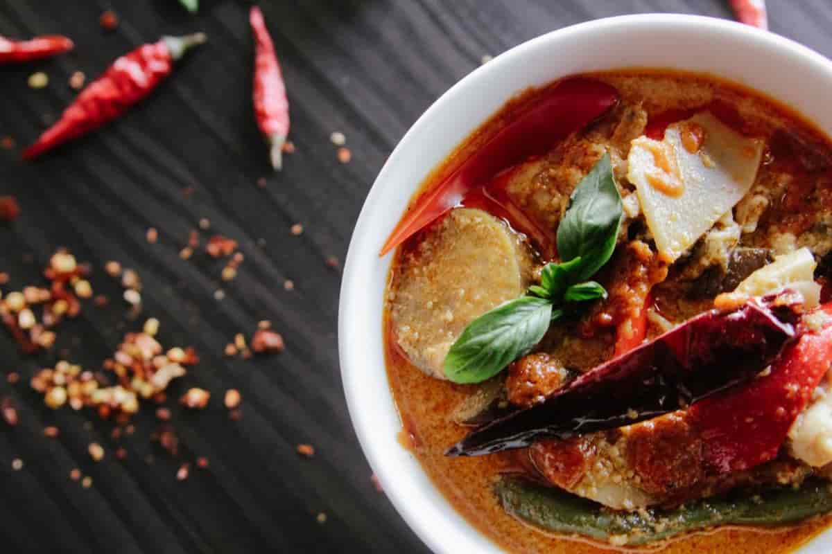 Makanan pedas dan berminyak