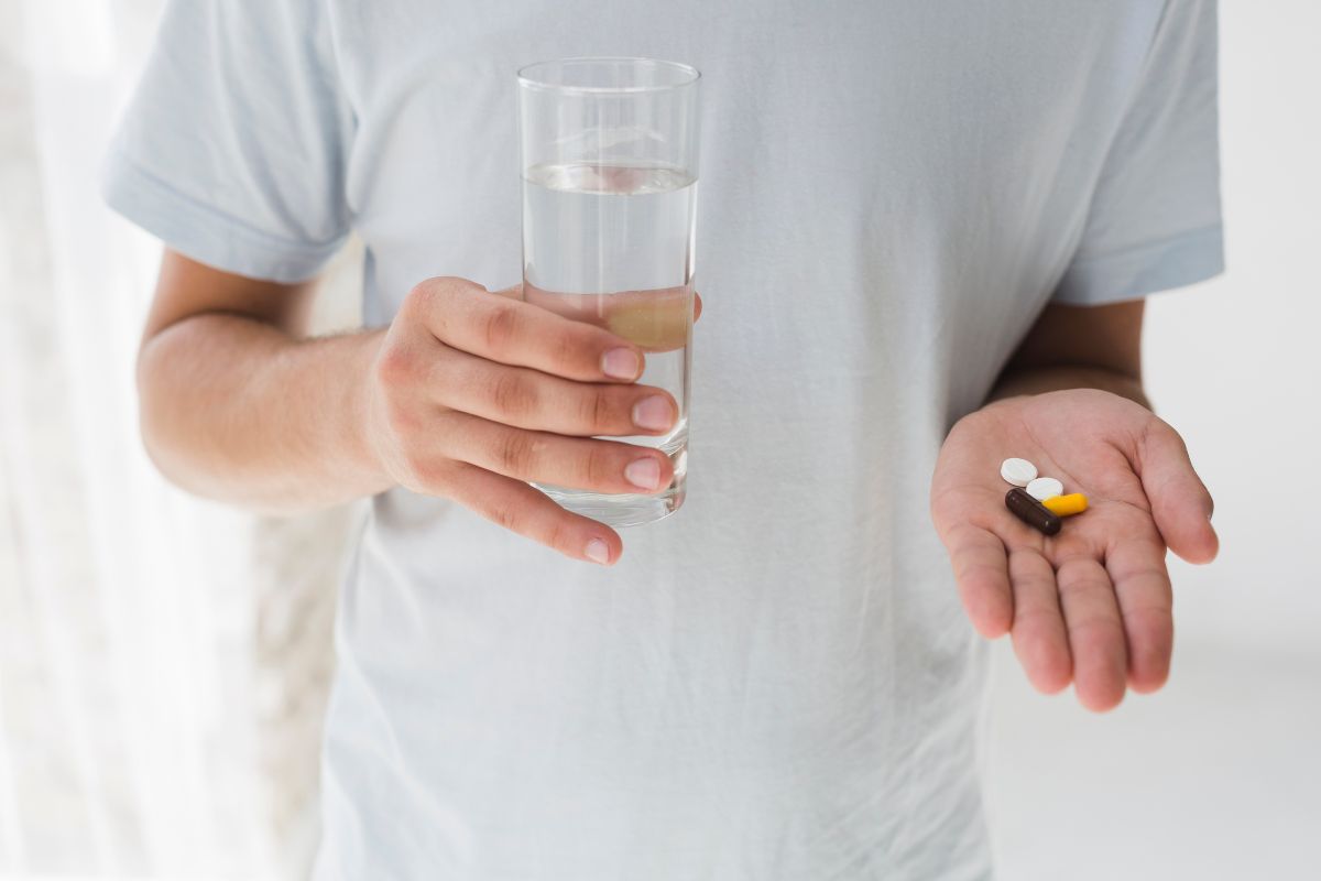 orang yang minum obat jerawat