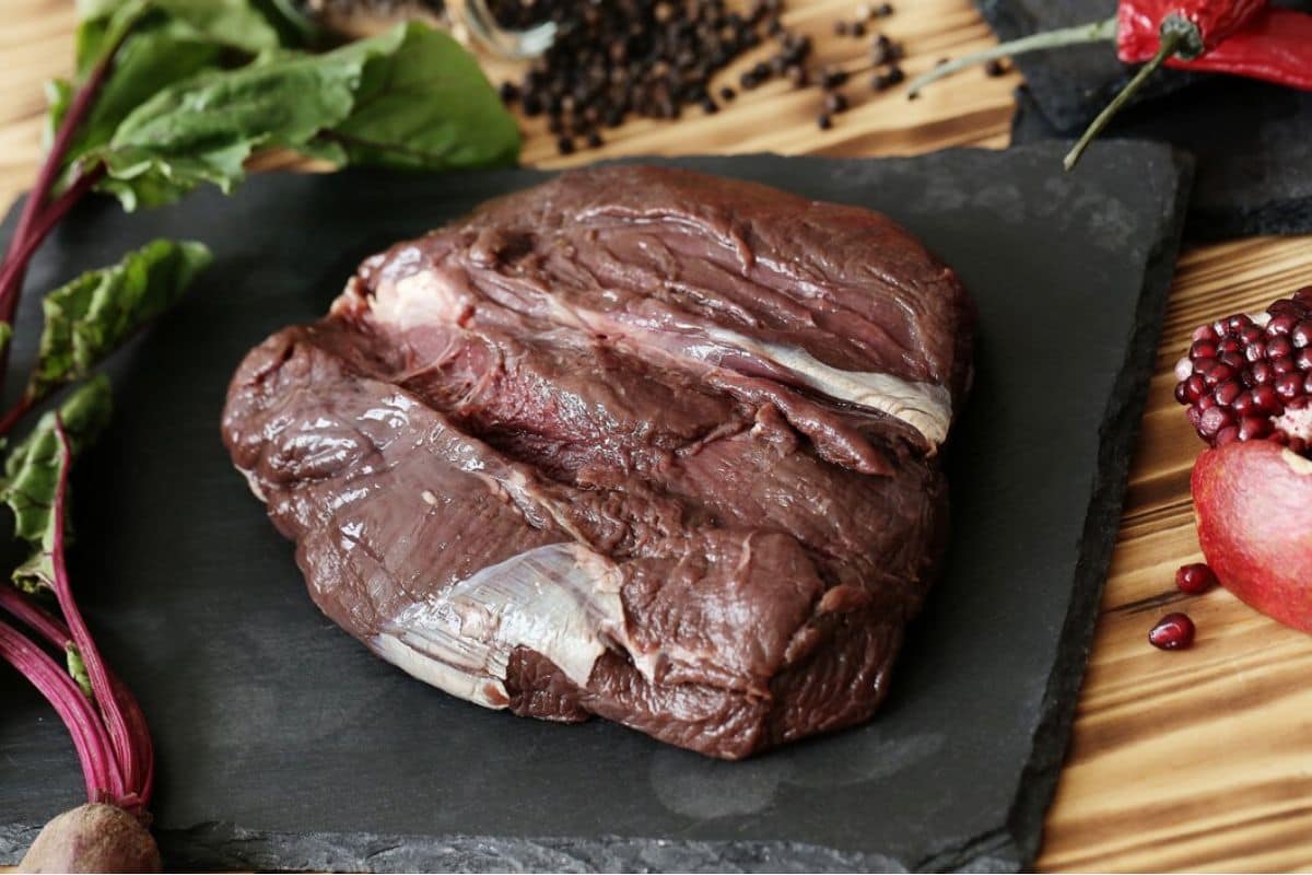 Potongan daging mentah