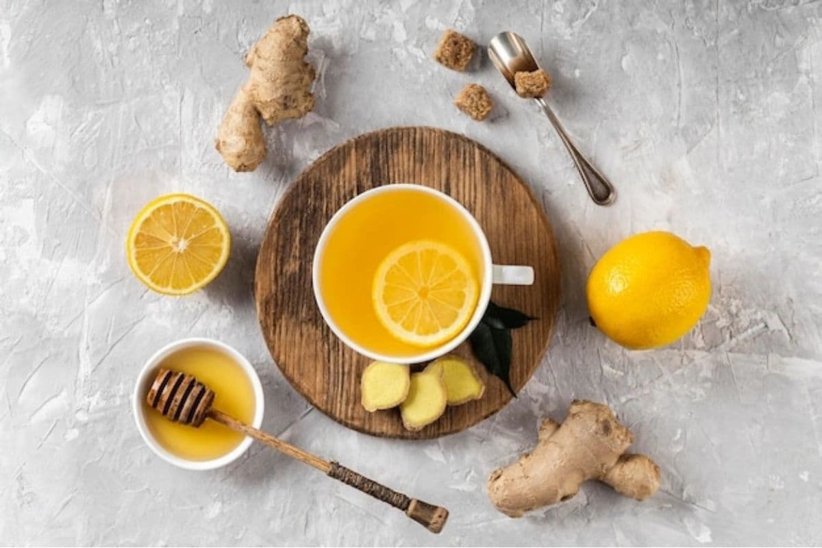 Minuman herbal dengan bahan-bahan alami