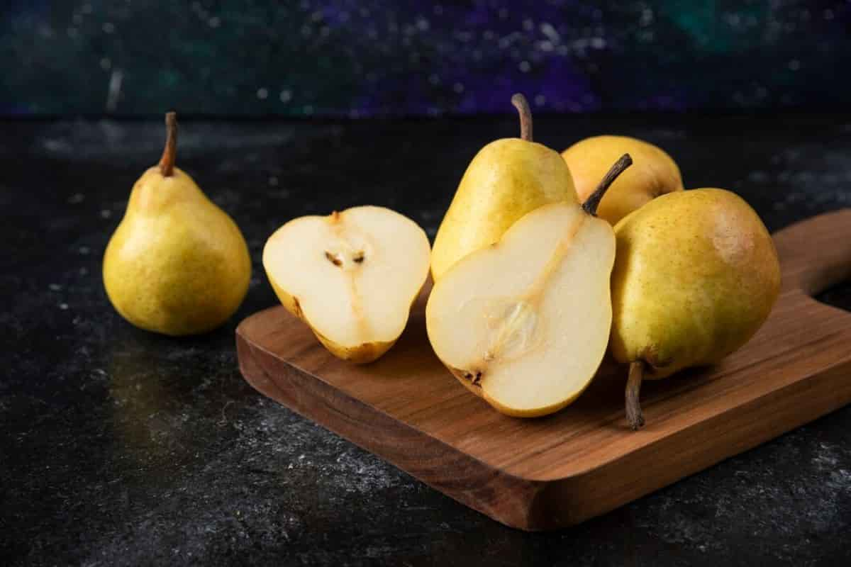 buah pear segar