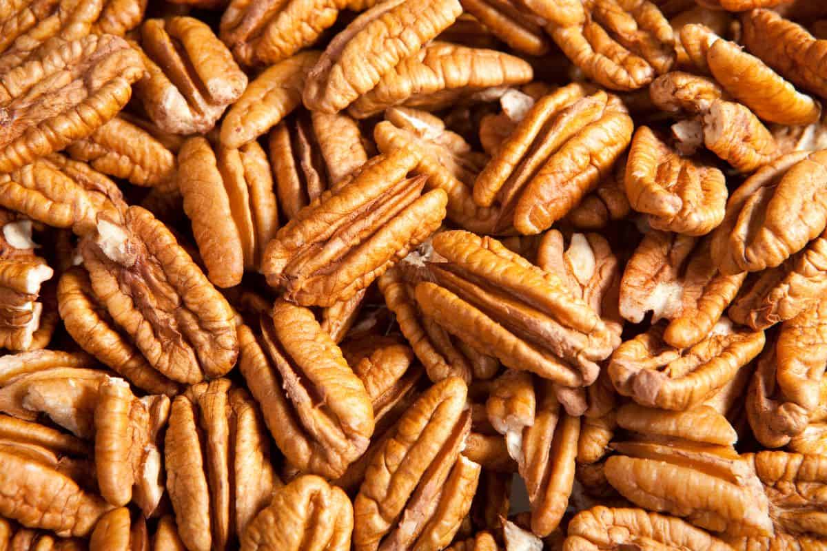 Tumpukan kacang pecans