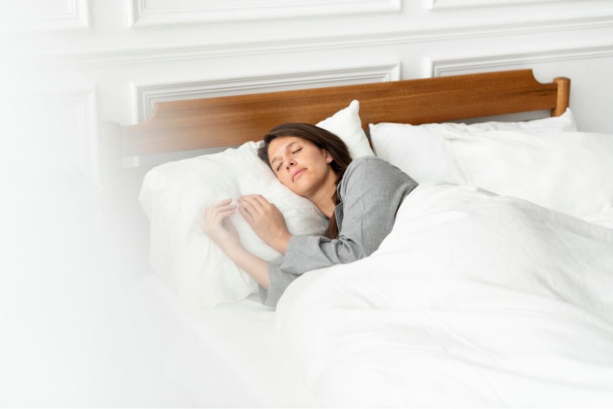 Perempuan tidur nyenyak