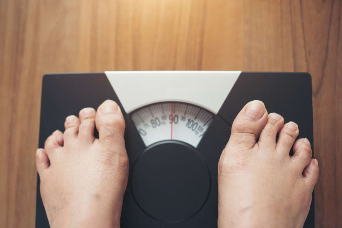 Kaki di atas timbangan badan