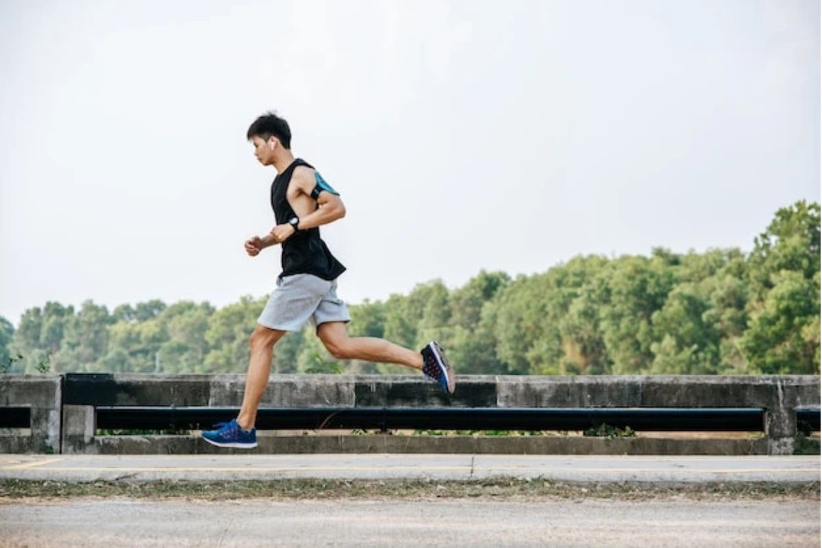 Orang yang sedang jogging